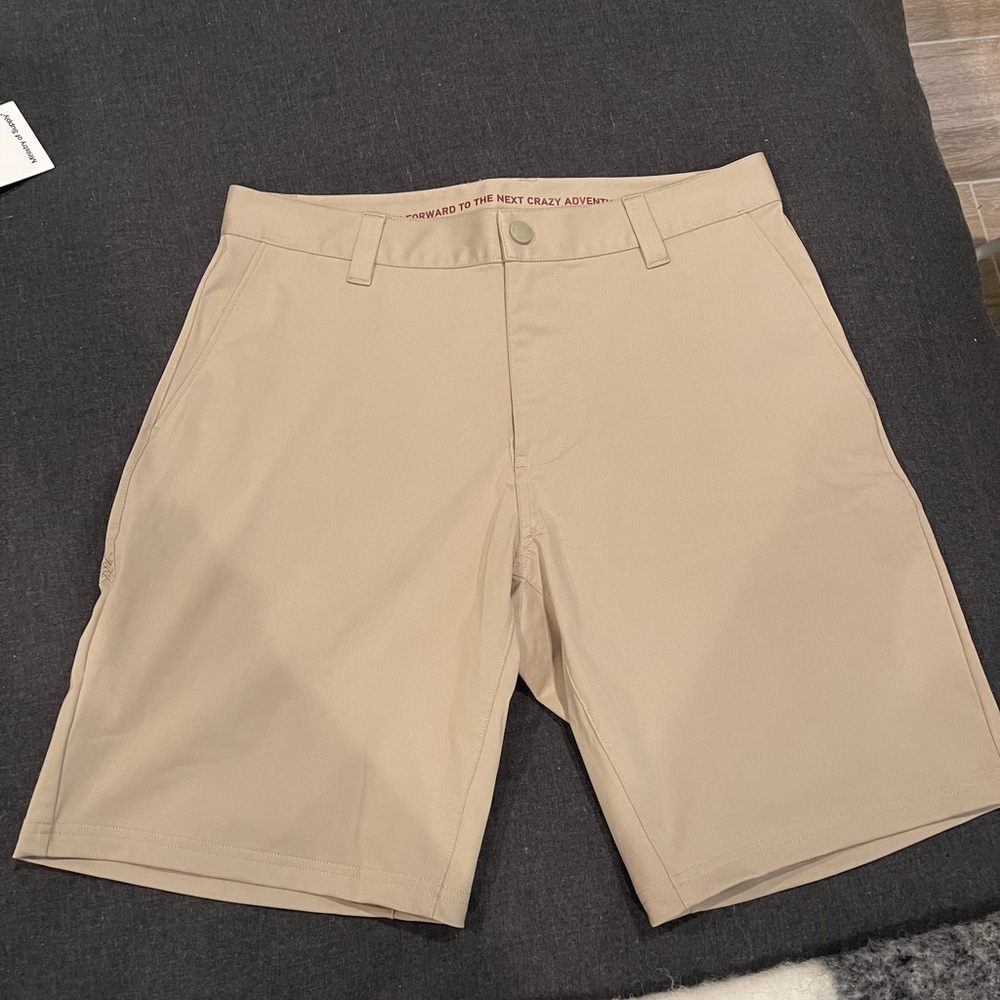 Rhone Commuter Shorts 9” - 32 - Khaki - NWOT